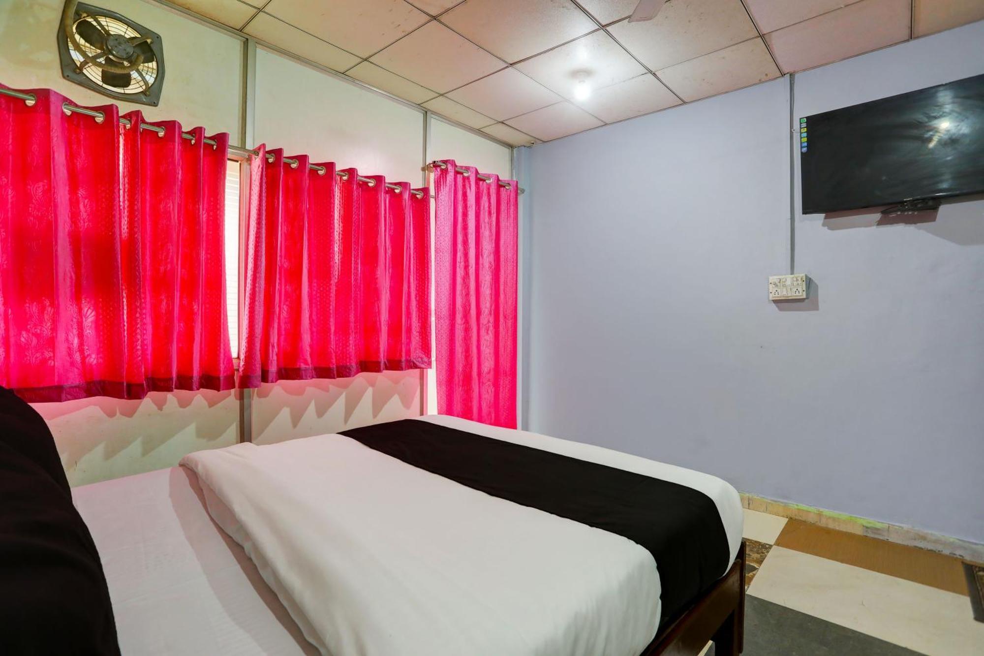 Bhiwadi Collection O Harsh Hotel & Restaurant מראה חיצוני תמונה