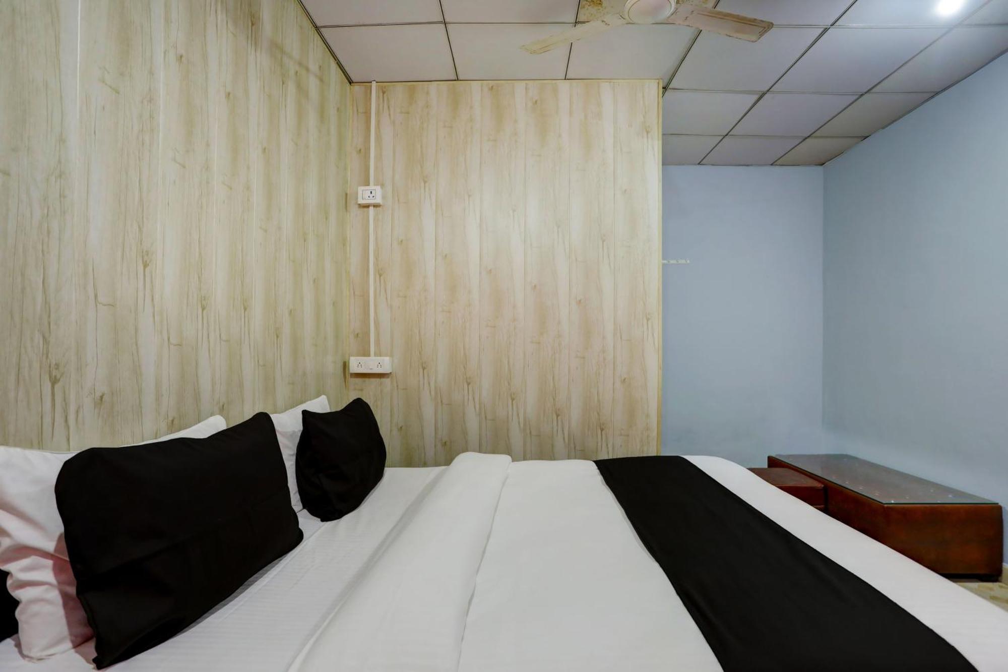 Bhiwadi Collection O Harsh Hotel & Restaurant מראה חיצוני תמונה
