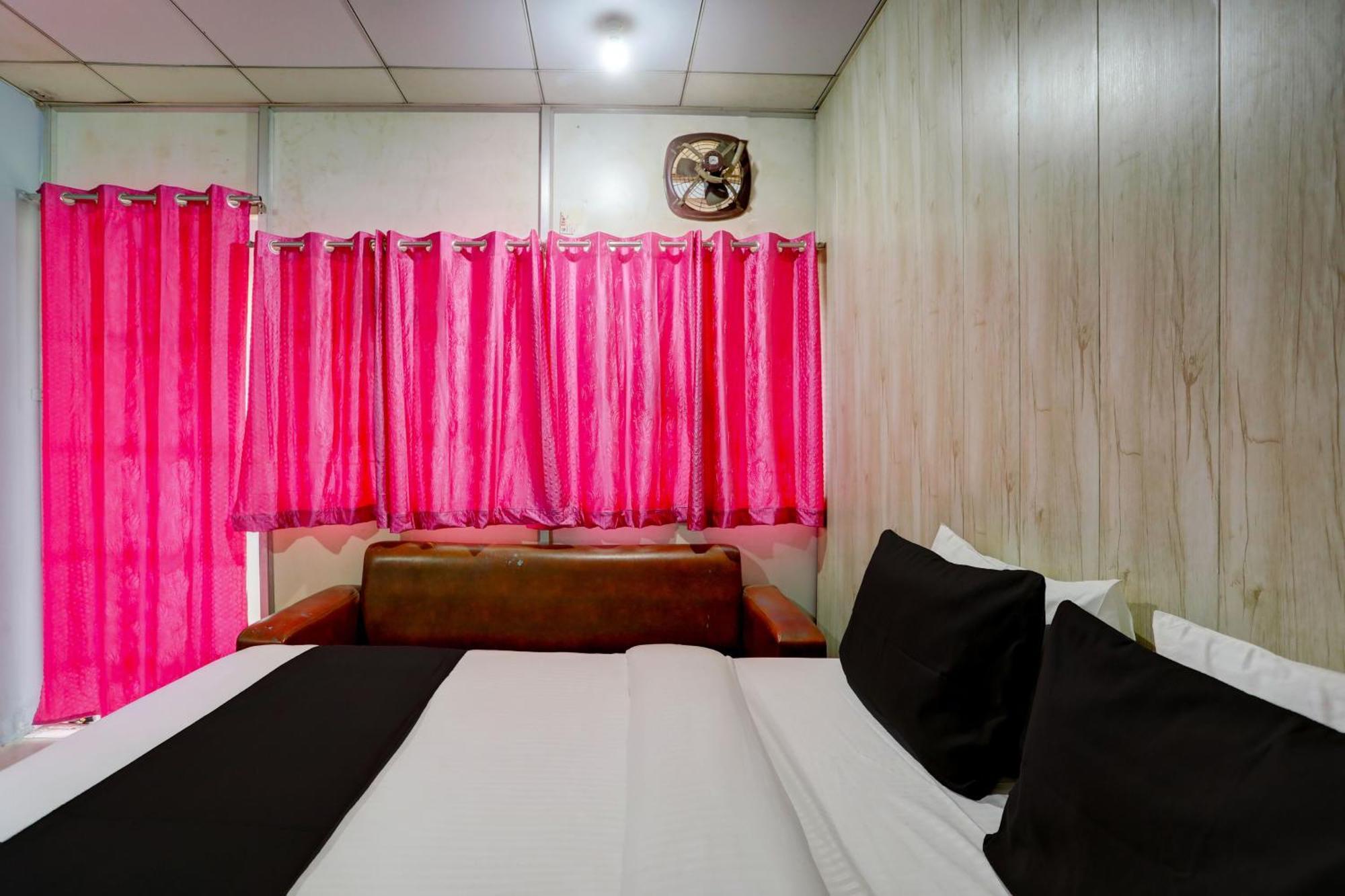 Bhiwadi Collection O Harsh Hotel & Restaurant מראה חיצוני תמונה
