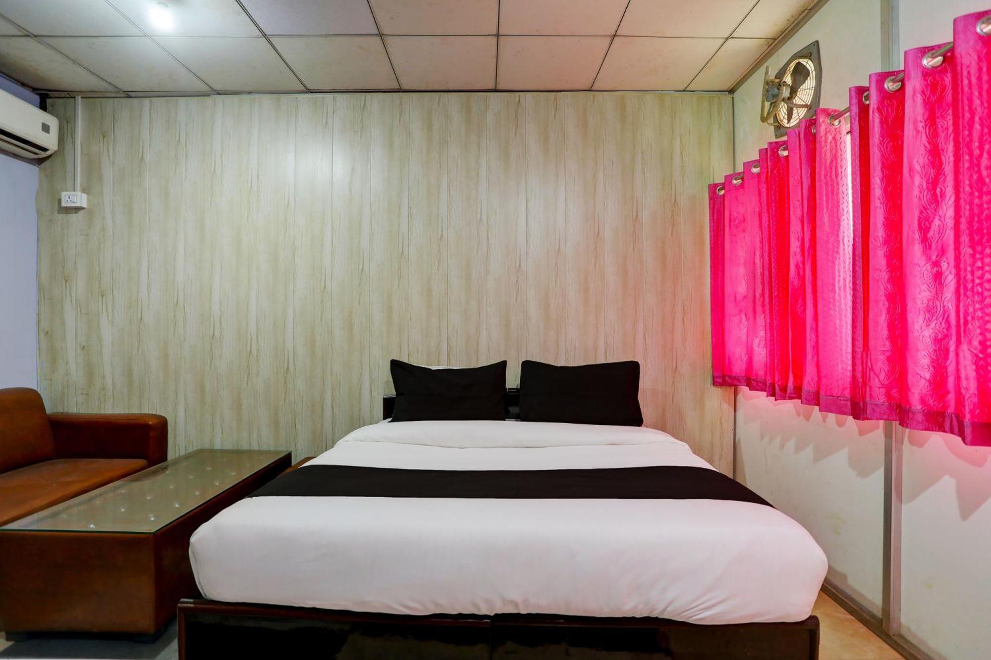 Bhiwadi Collection O Harsh Hotel & Restaurant מראה חיצוני תמונה