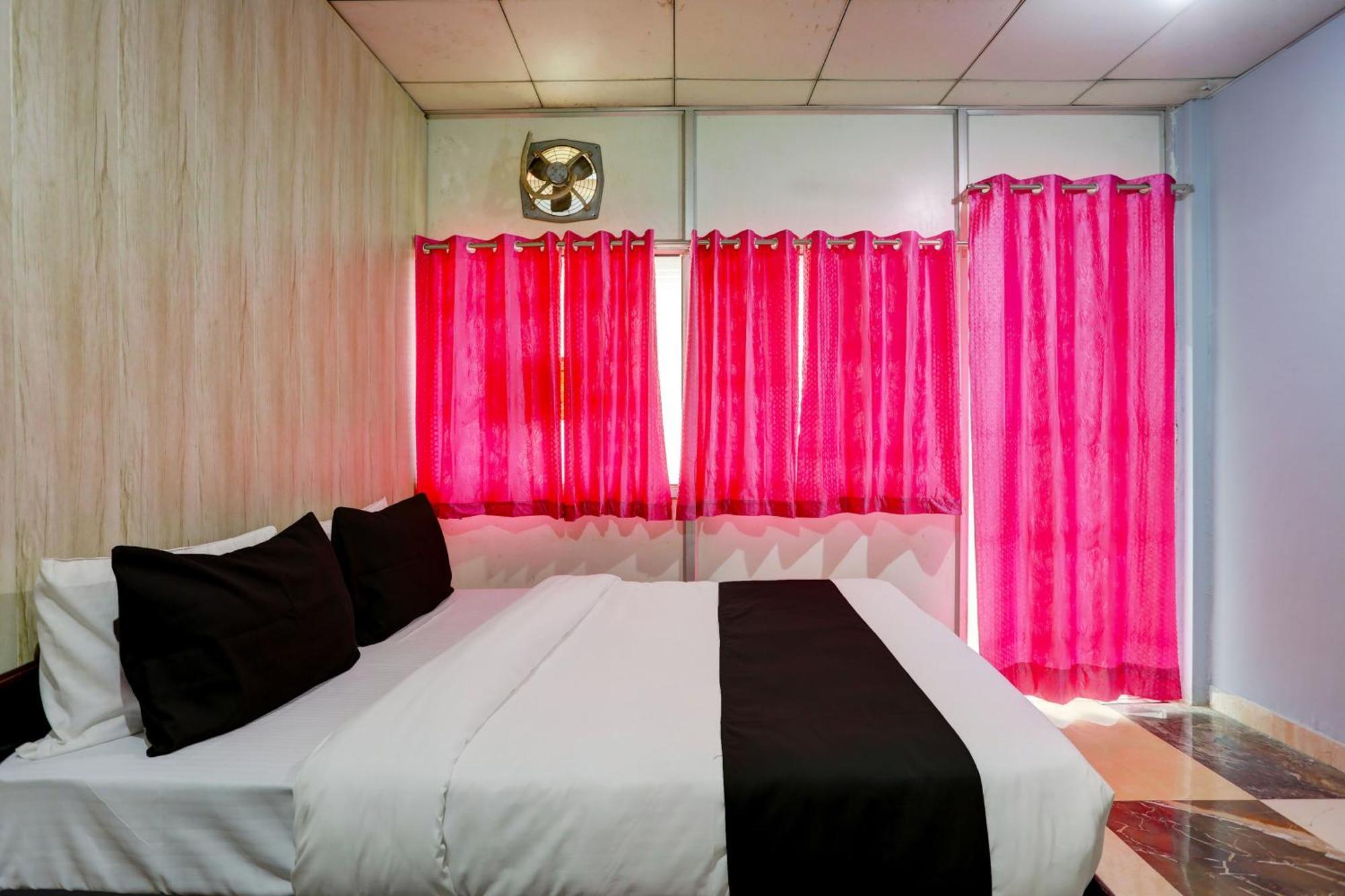 Bhiwadi Collection O Harsh Hotel & Restaurant מראה חיצוני תמונה